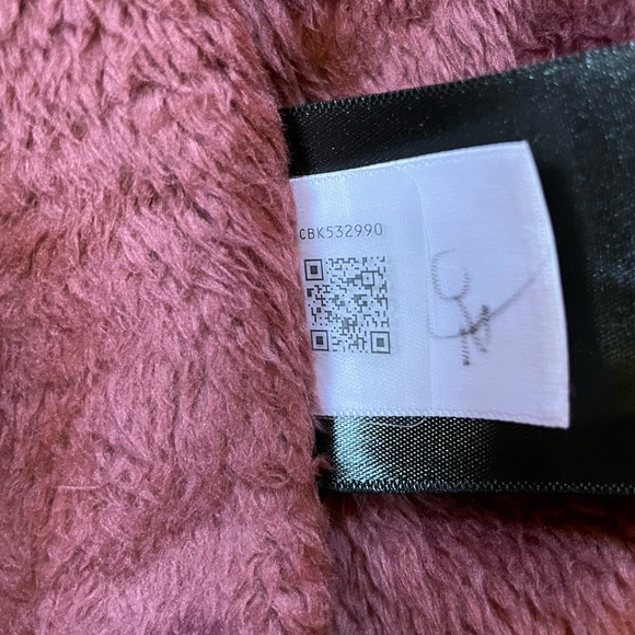 The North Face Women’s Osito Jacket In Wild Ginger - Picture 7 of 9